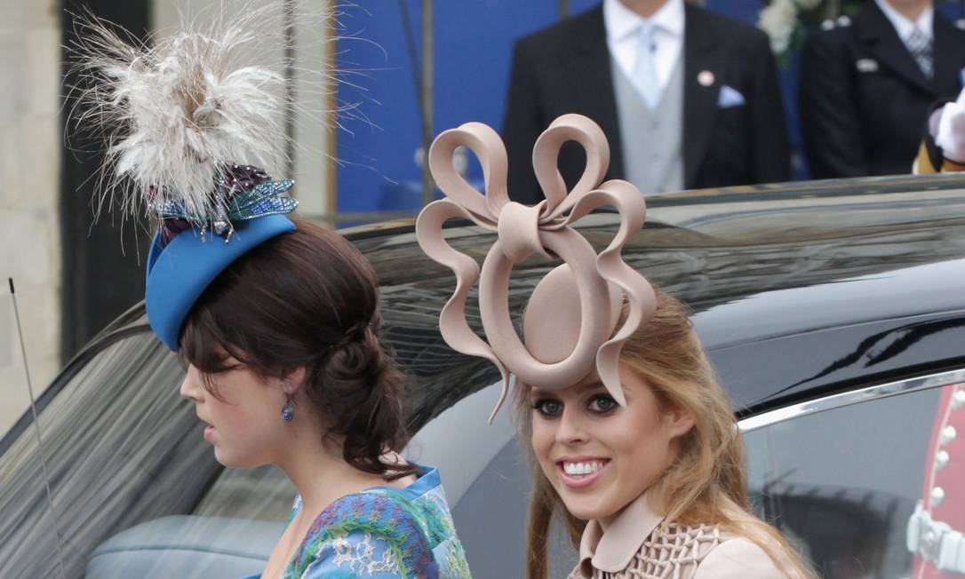 Princesas Eugenie e Beatrice revelam ter chorado ap s cr ticas aos