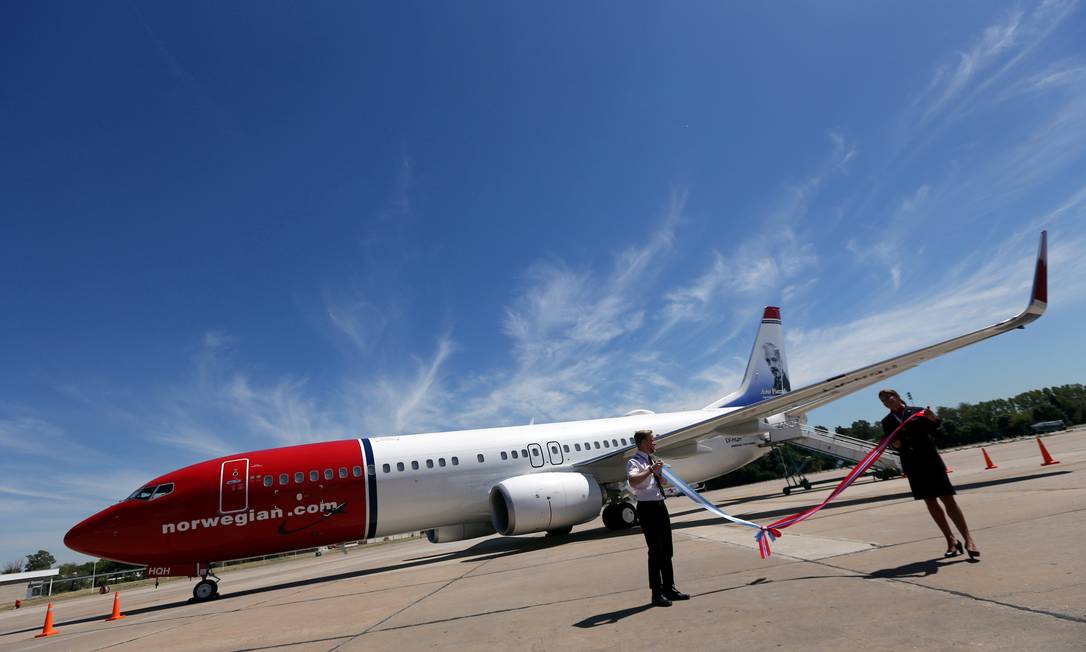 Avião da Norwegian Air é apresentado em aeroporto da Argentina Foto: Marcos Brindicci/Reuters/08-03-2018