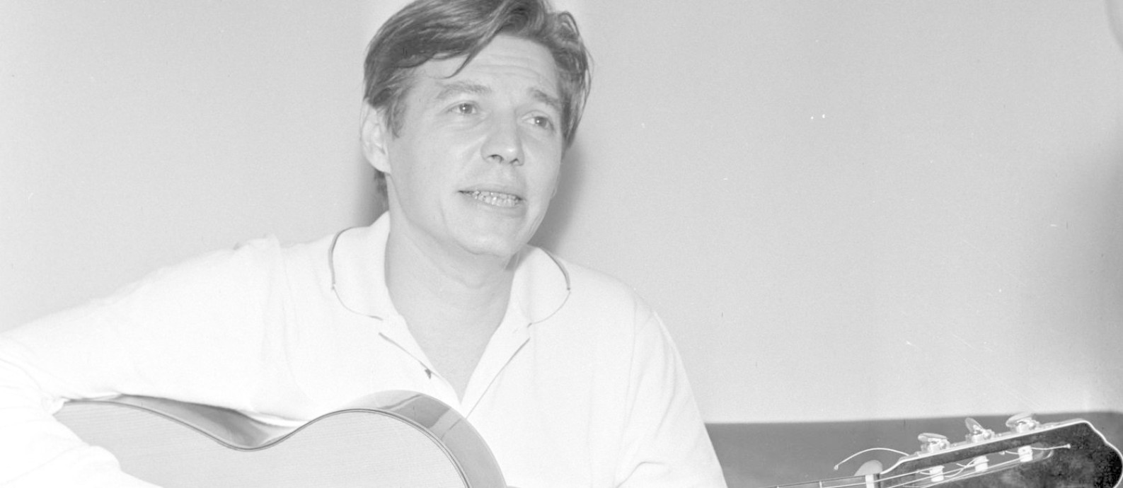 Tom Jobim em foto de 1964 Foto: Arquivo