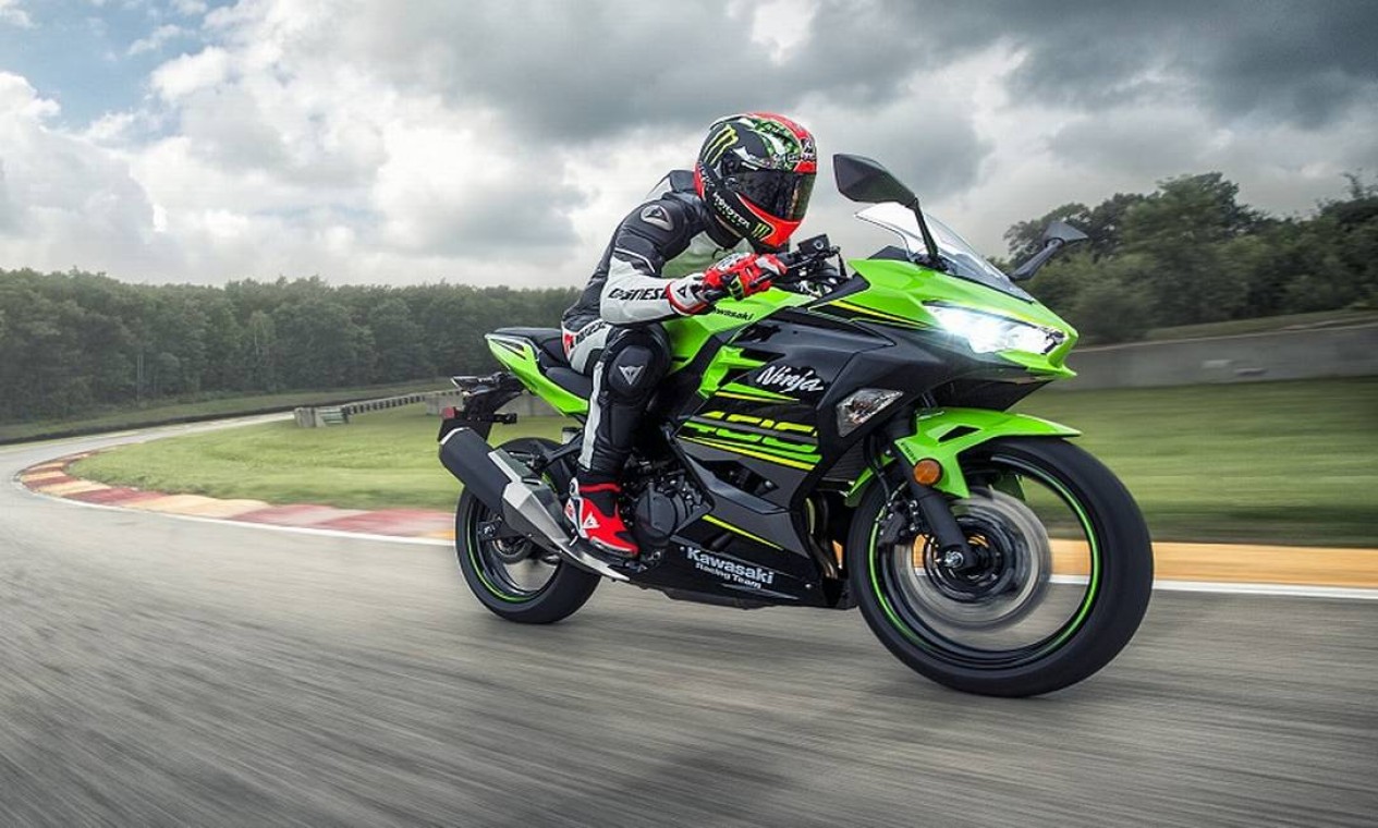 De uma tacada só Kawasaki lança três modelos no Brasil a Ninja a Ninja ZX R SE e a Z