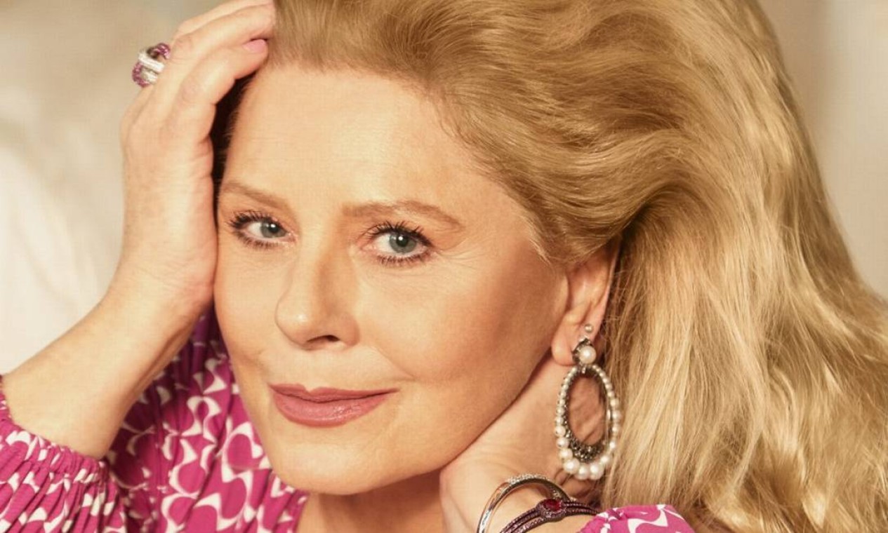 Vera Fischer se prepara para voltar às novelas e diz que não é uma