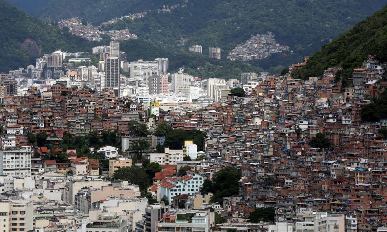 Pavão-Pavãozinho é exemplo do crescimento de favelas que já existem Foto: Custódio Coimbra / Agência O Globo