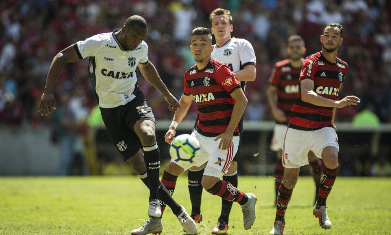 Flamengo sofre castigo no fim e perde para o Ceará - Jornal O Globo