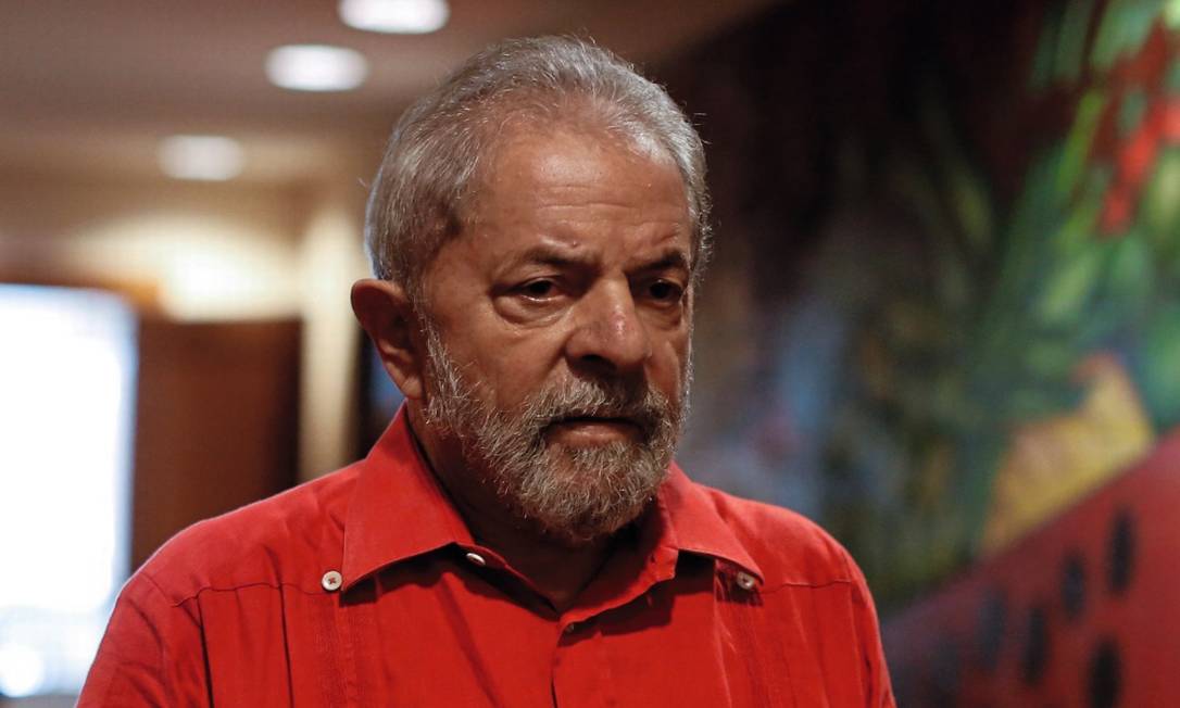 O ex-presidente Lula cumpre pena de 12 anos de prisão na Lava-Jato Foto: Edilson Dantas / Agência O Globo (24/03/2017)