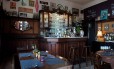 Interior do PastaCafé, bar histórico em Alsemberg, na Bélgica Foto: JOHN THYS / AFP