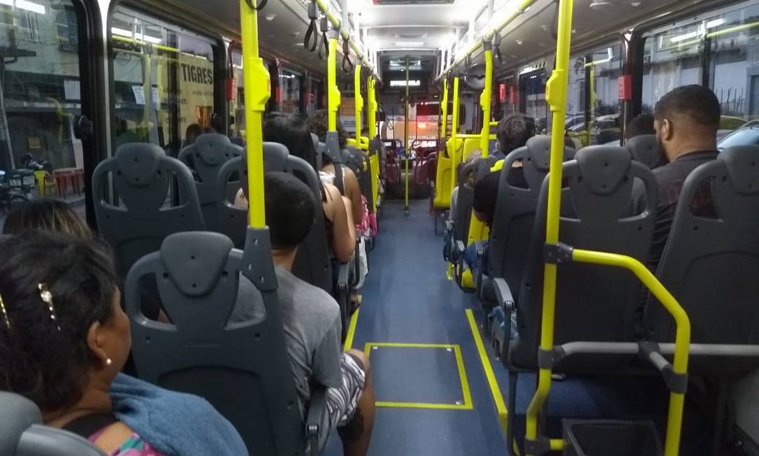 Ônibus com novos serviços começam a circular pela cidade Foto: Cecília Vasconcelos