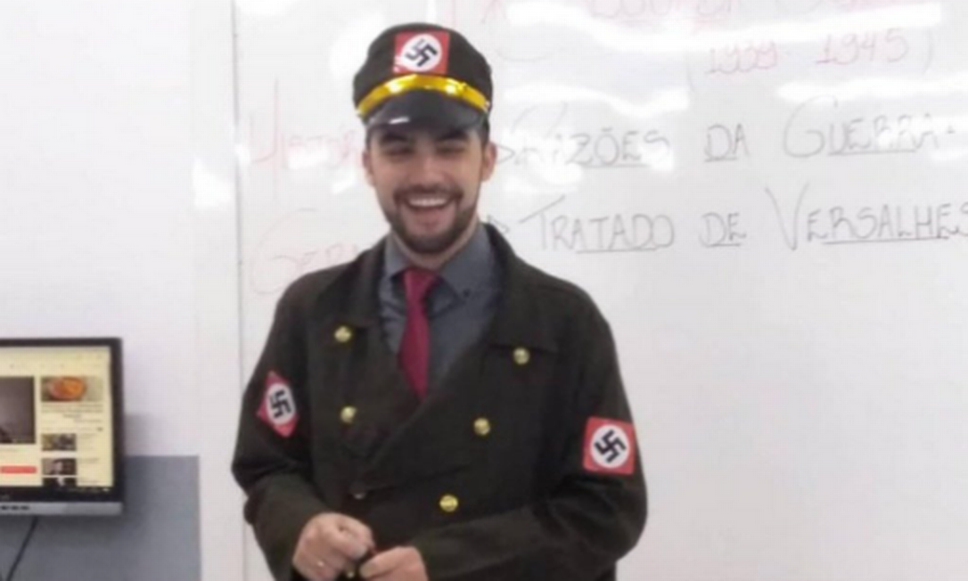 Professor Gabriel Tebaldi se vestiu de nazista para dar aula numa escola do Espírito Santo Foto: Twitter/Reprodução