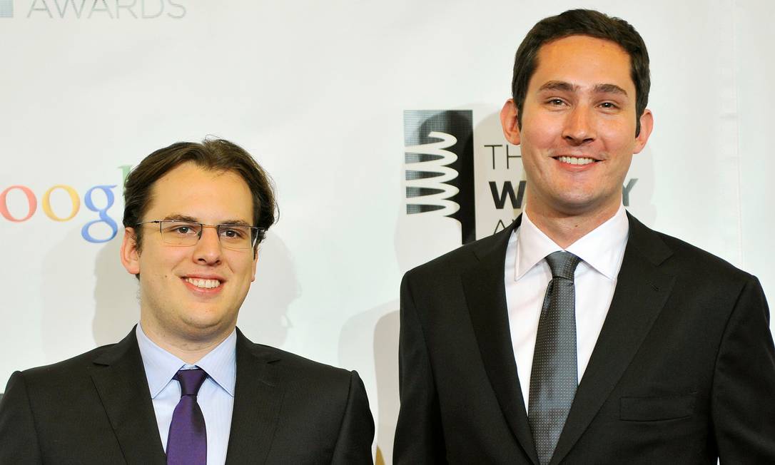 
Os fundadores do Instagram Mike Krieger (esquerda) e Kevin Systrom participam do 16º Webby Awards, em Nova York
Foto:
Stephen Chernin
/
REUTERS

