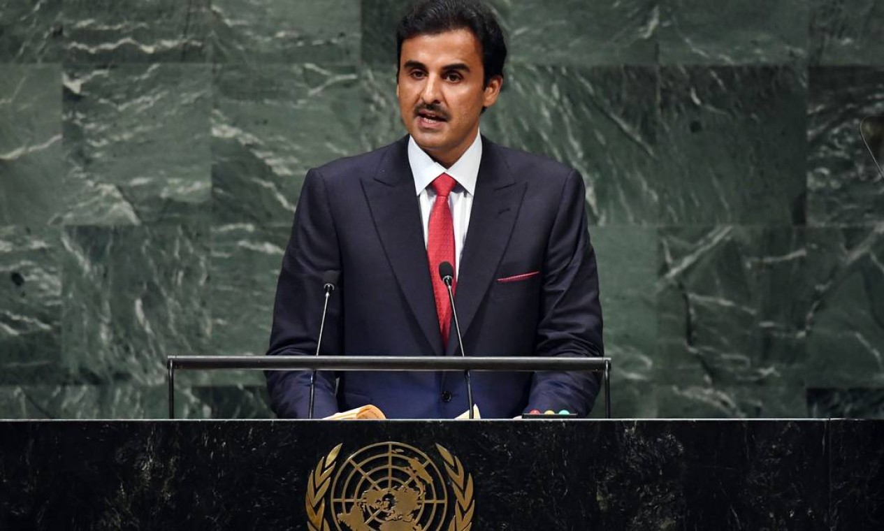 O emir Tamim Bin Hamad al-Thani, do Qatar, deu uma declaração um tanto controversa na 73ª Assembléia Geral das Nações Unidas nesta terça-feira. Em seu discurso, disse que "os direitos humanos estão no topo das prioridades do Qatar", apesar das denúncias de violações dos direitos humanos no país Foto: TIMOTHY A. CLARY / AFP