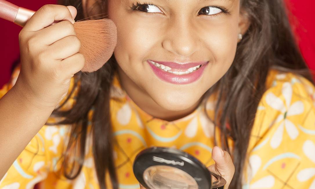 O que acham de maquiagem para crianças? - Garota Conservadora