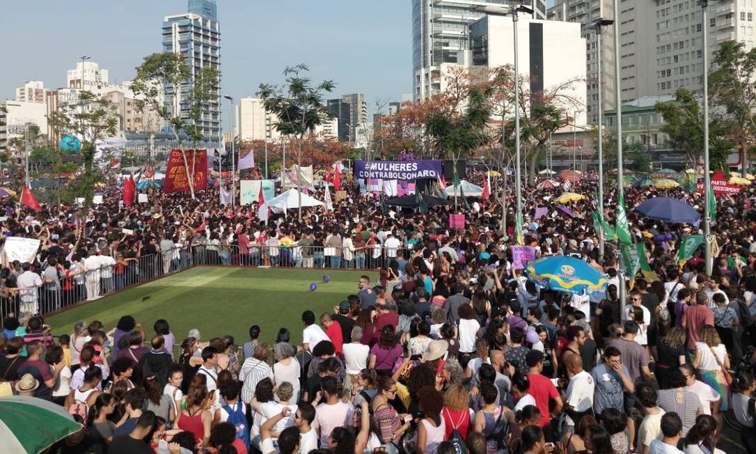 Ato em São Paulo reúne centenas contra Jair Bolsonaro no Largo da Batata Foto: Edilson Dantas/Agência O Globo