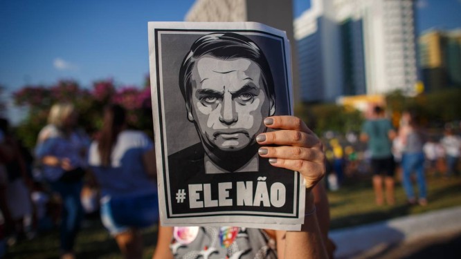 Ato de mulheres contra Bolsonaro em Brasilia Foto: Daniel Marenco/Agência O Globo/29-09-2018