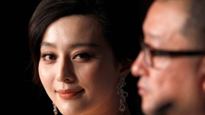 Fan Bingbing e o diretor chinês Wang Xiaoshuai em Cannes, há alguns anos: reaparição Foto: Yves Herman / REUTERS