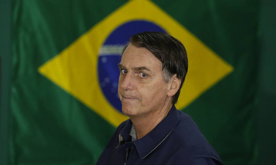Jair Bolsonaro vota na Vila Militar Foto: Pablo Jacob / Agência O Globo