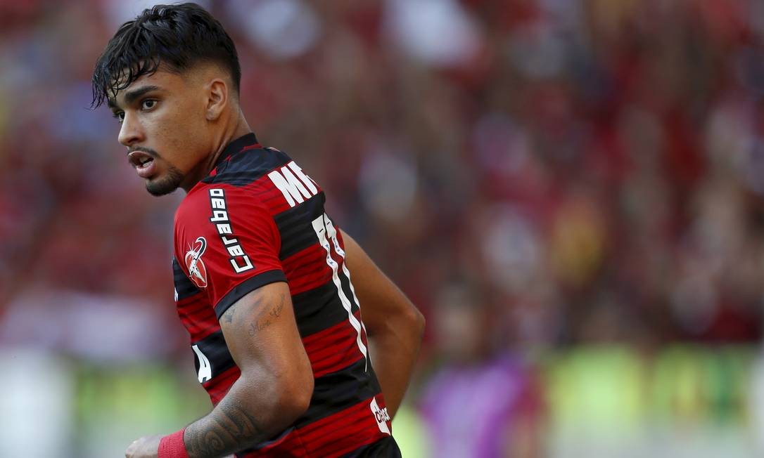 Oposição do Flamengo contesta venda de Paquetá; Lomba defende 'oportunidade'