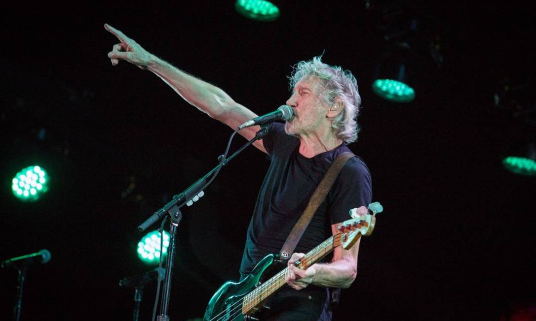 Roger Waters duranteo o show desta terça-feira, no Allianz Parque, em São Paulo Foto: Ale Frata / Agência O Globo
