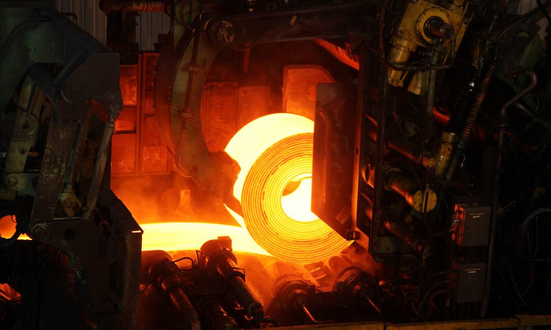 Alto-forno da ArcelorMittal, na Serra, no Espírito Santo: maior siderúrgica do mundo Foto: Rich Press/Bloomberg/27-07-2011