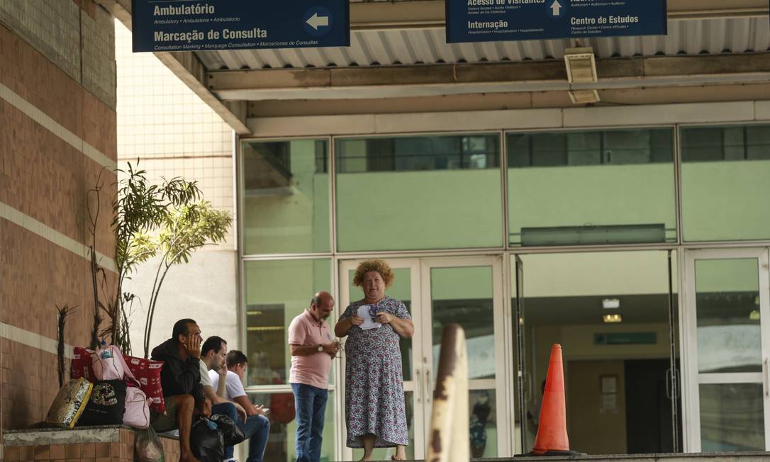 
Penúria. O Hospital Ronaldo Gazolla, em Acari: dos 124 leitos, apenas 33 estão abertos
Foto: Brenno Carvalho / Agência O Globo