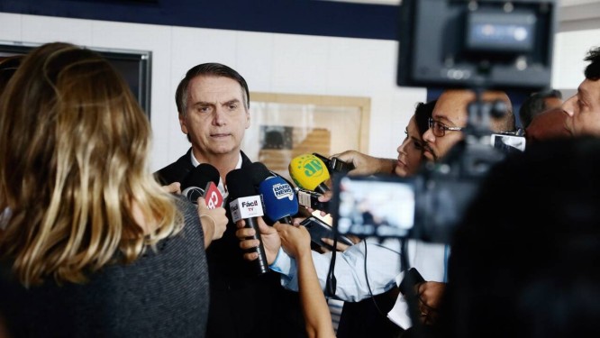 O candidato do PSL Ã  PresidÃªncia, Jair Bolsonaro, deu entrevista neste sÃ¡bado Foto: Fabiano Rocha / AgÃªncia O Globo