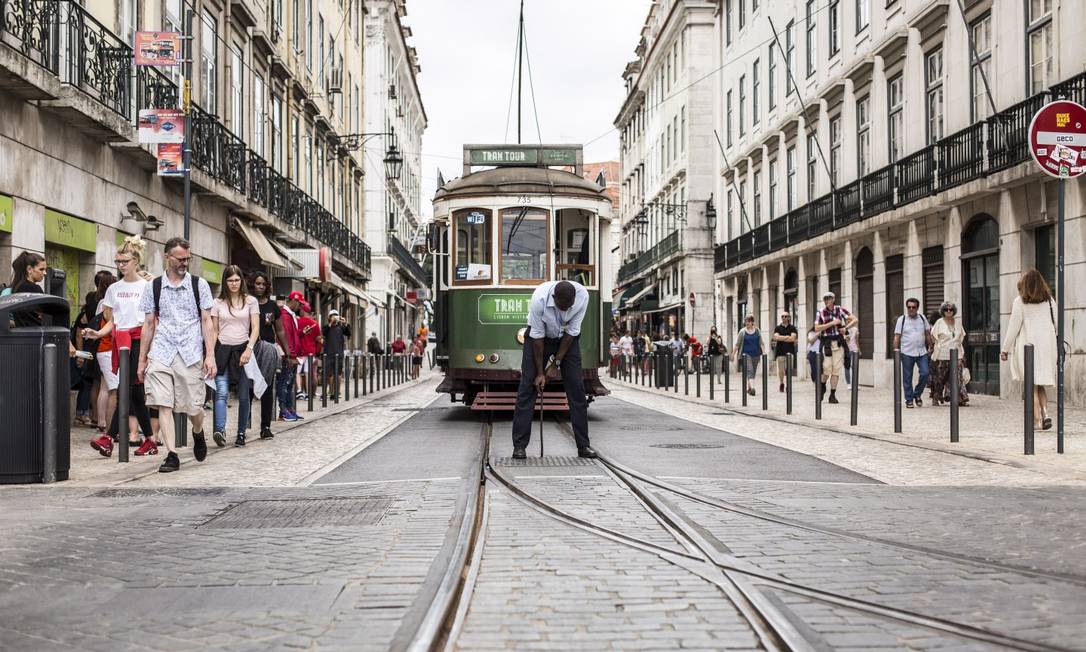Lisboa: alta procura de brasileiros pela cidadania portuguesa Foto: Hermes de Paula / Agência O Globo