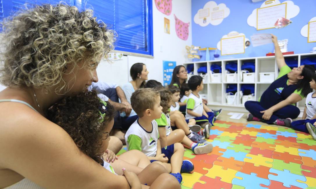 Experiência. Atividade propõe que responsáveis acompanhem um dia letivo dos filhos para entender a educação Foto: Agência O Globo