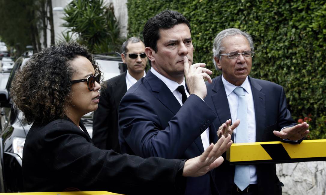 O juiz Sérgio Moro viajou ao Rio para se encontrar com o presidente eleito, Jair Bolsonaro, na Barra da Tijuca Foto: Gabriel Paiva / Agência O Globo