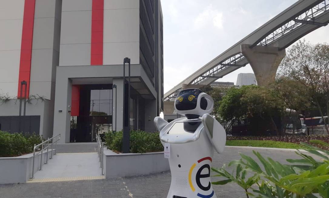 A robô Rebeca faz parte da equipe de funcionários de hotel que será inaugurado este mês Foto: Divulgação