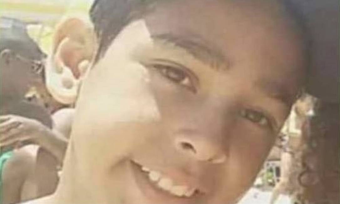 Wanderson Salustiano dos Santos tinha 16 anos e estava na casa de um amigo no momento em que foi baleado Foto: Reprodução Facebook