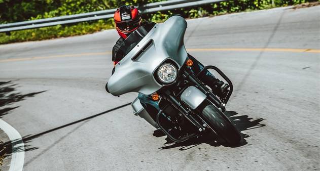Pilotamos quatro motos da nova gama da Harley-Davidson - Jornal O