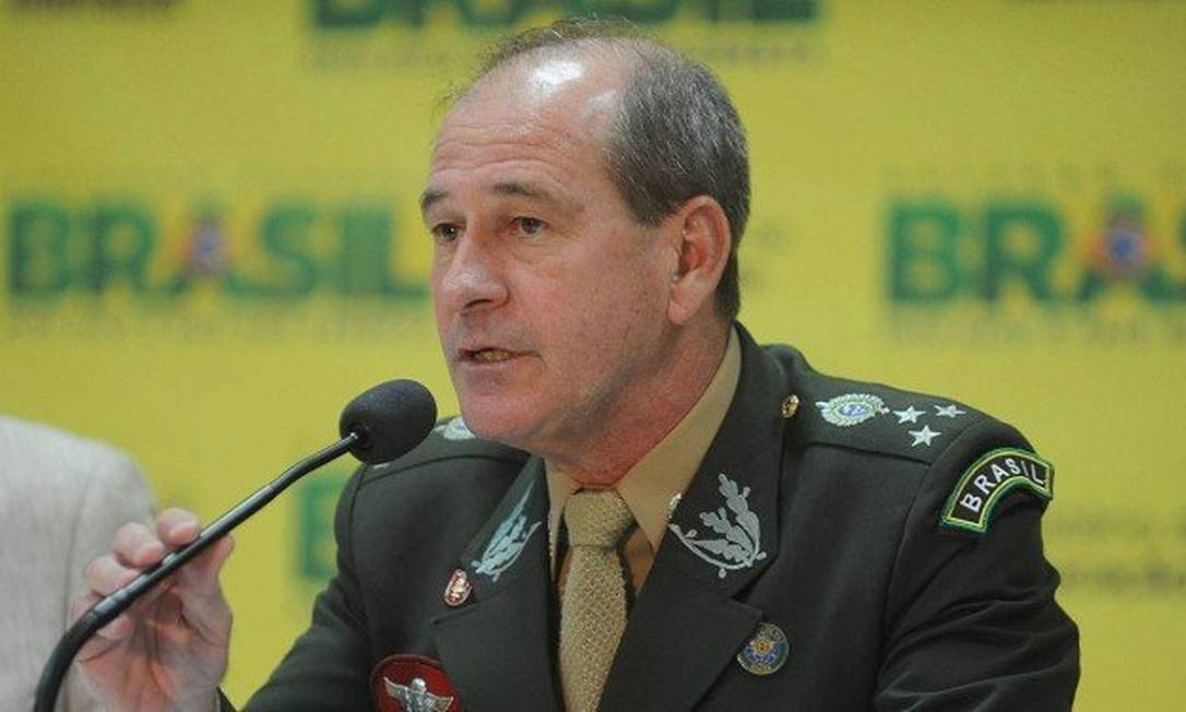 O general do Exército Fernando Azevedo e Silva foi indicado como ministro da Defesa de Bolsonaro Foto: Agência O Globo