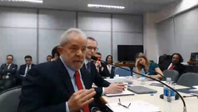Lula presta depoimento à juíza Gabriela Hardt, que substitui o juiz Sergio Moro na 13ª Vara Federal de Curitiba Foto: Reprodução