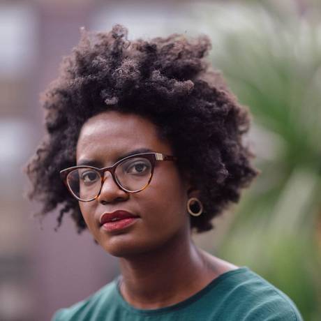 A escritora Reni Eddo-Lodge, autora de 'Why I’m not longer talking to white people about race' Foto: Divulgação
