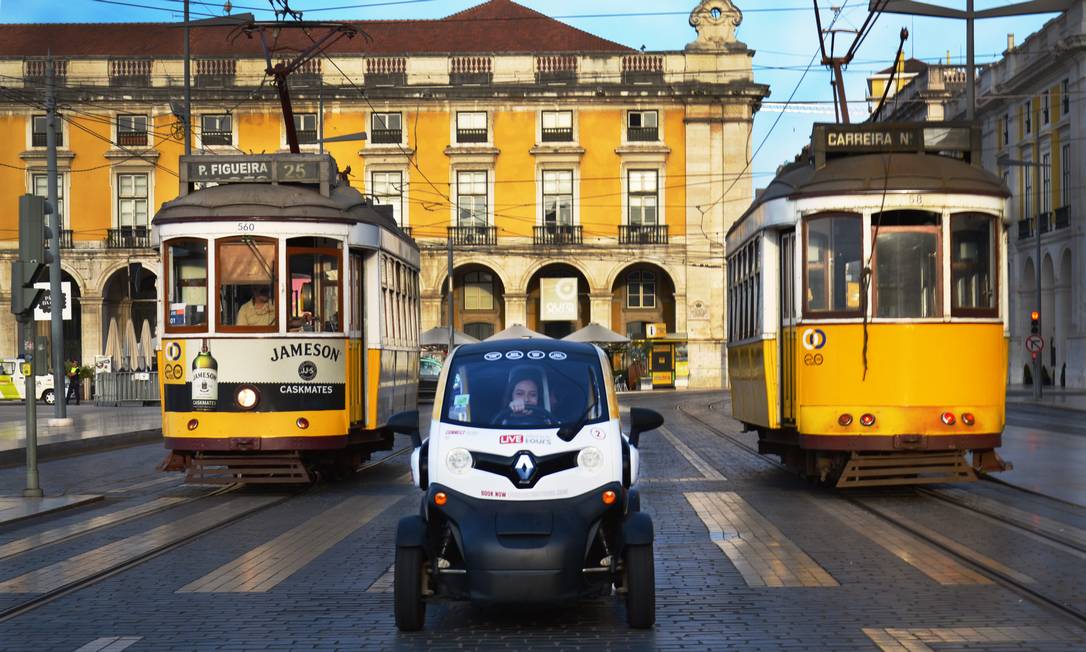 
Empurrãozinho. Com subsídio de € 750 mil do governo português, a start-up Live Electric Tours ampliou sua frota de carros elétricos nas ruas de Lisboa e ganhou um prêmio na Europa: Portugal oferece até bolsa para atrair empreendedores
Foto:
Divulgação
