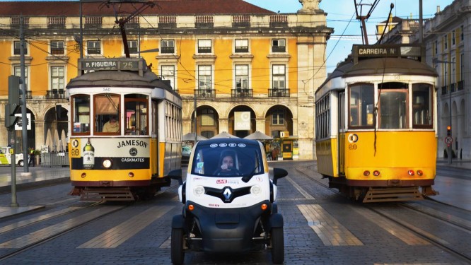 
Empurrãozinho. Com subsídio de € 750 mil do governo português, a start-up Live Electric Tours ampliou sua frota de carros elétricos nas ruas de Lisboa e ganhou um prêmio na Europa: Portugal oferece até bolsa para atrair empreendedores
Foto: Divulgação