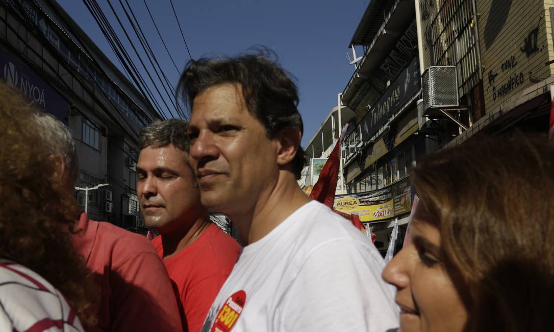 Fernando Haddad em ato da campanha presidencial Foto: Gabriel de Paiva / Agência O Globo