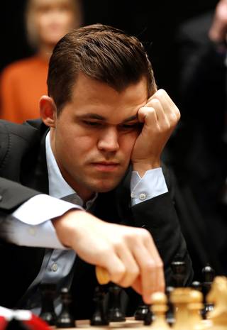 Magnus Carlsen é tricampeão mundial de xadrez