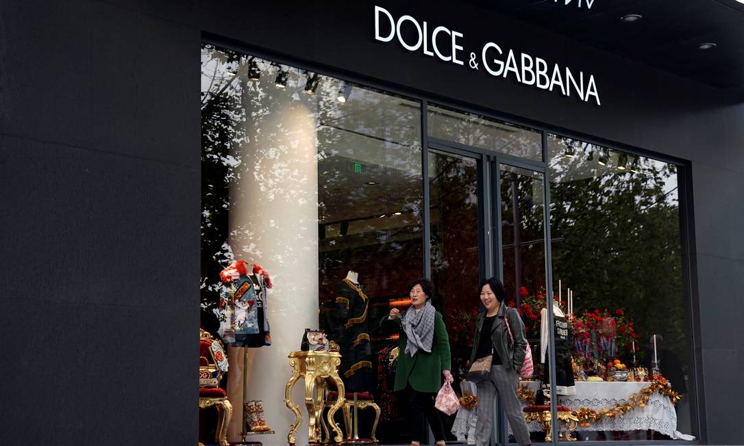 
Loja da grife italiana Dolce & Gabbana em um complexo comercial em Xangai, China
Foto:
ALY SONG
/
REUTERS
