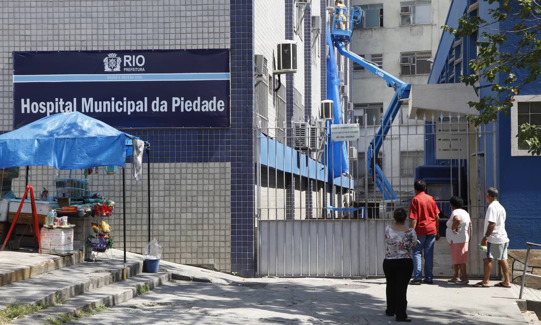 Hospital Municipal da Piedade, uma das unidades que devem ser devolvidas à União Foto: Fábio Rossi / O Globo