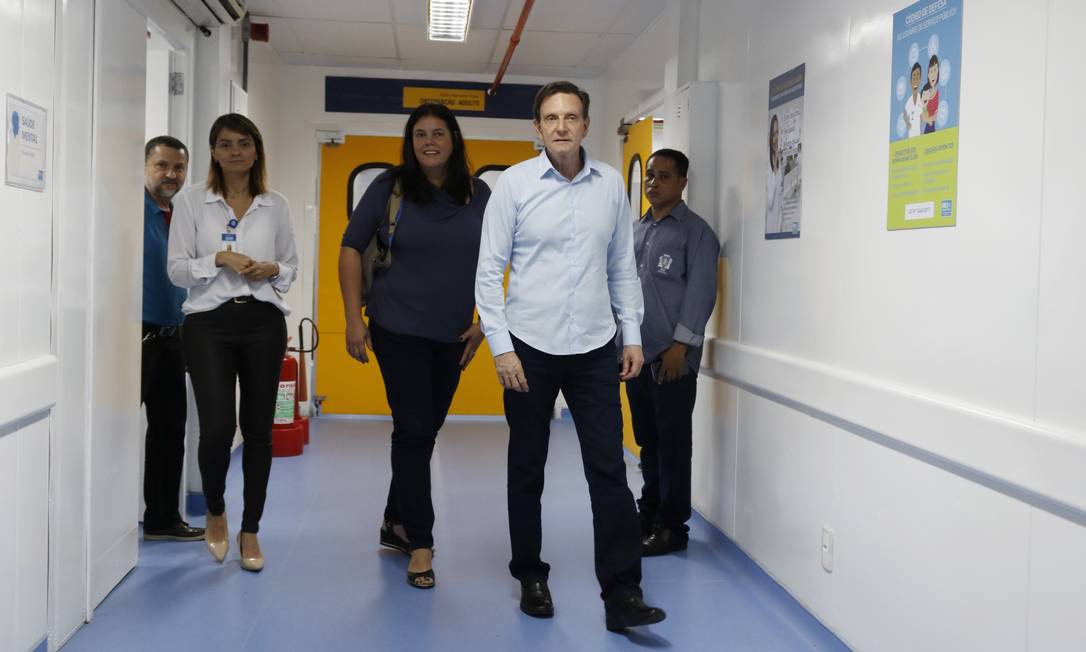 Durante reabertura de CER da Barra da Tijuca, Crivella comentou a iniciativa de devolver ao Governo Federal 24 unidades de saúde Foto: Michel Filho / Divulgação