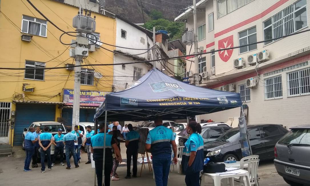Agentes da Seop fazem simulado em comunidade no Itanhangá Foto: Divulgação