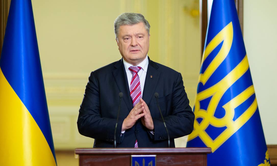 Presidente ucraniano, Petro Poroshenko discursa em igreja de Kiev Foto: HANDOUT / REUTERS