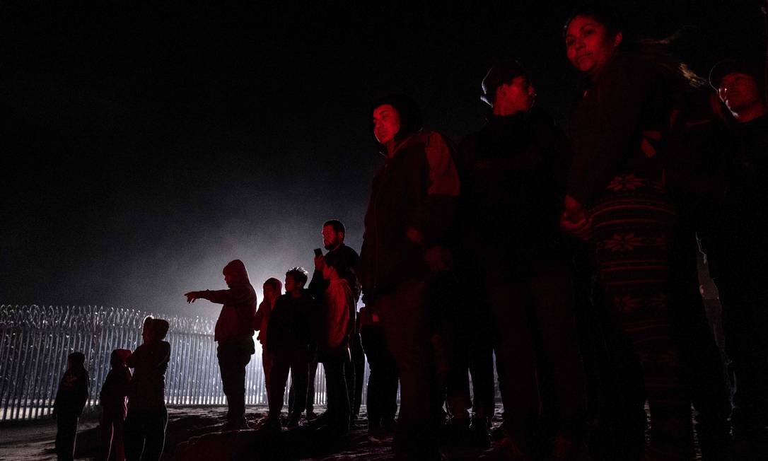 Membros da caravana de migrantes em Tijuana, no Norte do México Foto: GUILLERMO ARIAS / AFP