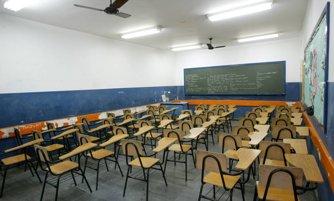 Jovens brasileiros também são os piores em matemática e não têm fluência em inglês Foto: Guilherme Pinto / .