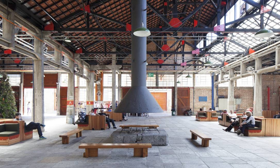 Sesc Pompeia, espaço cultural na Zona Oeste de São Paulo, projetado por Lina Bo Bardi. Para Sorkin, a arquitetura modernista brasileira é exuberante e sensual Foto: Richard Chivers/View Pictures / UIG via Getty Images