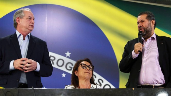 
Ciro Gomes, Kátia Abreu e Carlos Lupi: PDT quer fazer “oposição construtiva”
Foto: Givaldo Barbosa 06/08/2018 / Agência O Globo