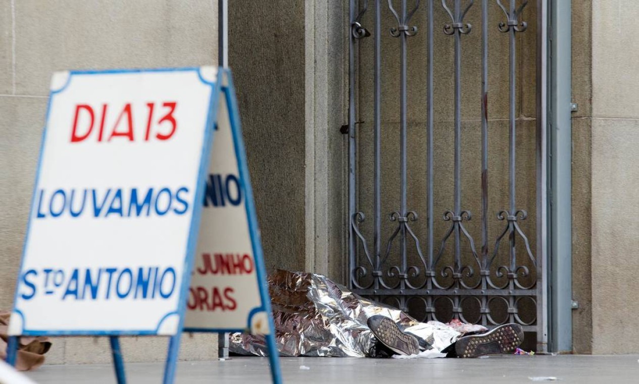 Quatro pessoas morreram no ataque à Catedral. O criminoso se suicidou em seguida Foto: Maycon Soldan / Agência O Globo