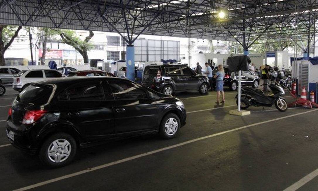 Alerj aprova lei que acaba com a vistoria obrigatória de veículos feita pelo Detran-RJ Foto: Agência O Globo