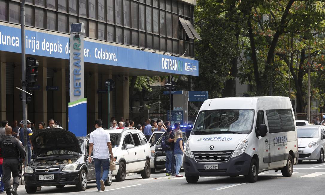 Fim da vistoria do Detran-RJ não vai reduzir taxas anuais Foto: Marcos Ramos / Agência O Globo