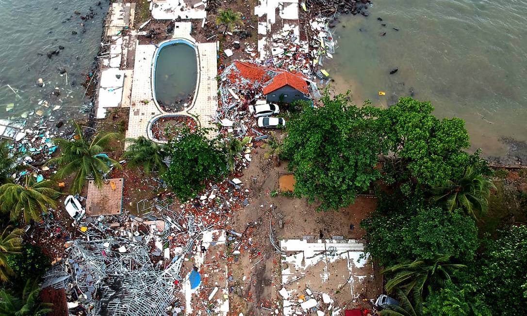 Foto aérea mostra destruição em casas de Carita Foto: Azwar Ipank / AFP