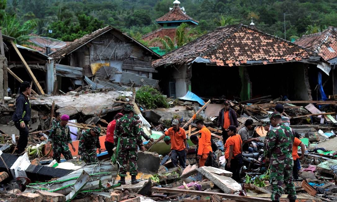 Corpos De Tsunami De Foram Achados Antes De Nova Trag Dia Na Indon Sia Jornal O Globo